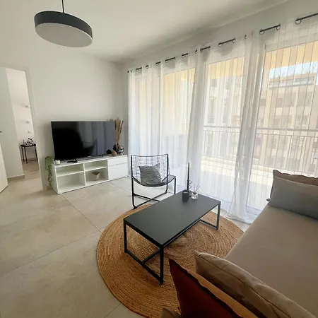 Apartament Magnifique Au Dessus Des Halles De Hyeres, Coeur De