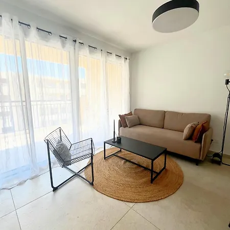 Magnifique Au Dessus Des Halles De Hyeres, Coeur De Apartament *