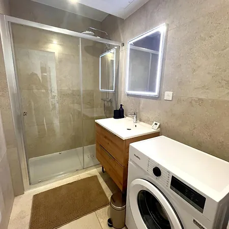 Apartament Magnifique Au Dessus Des Halles De Hyeres, Coeur De Hyères